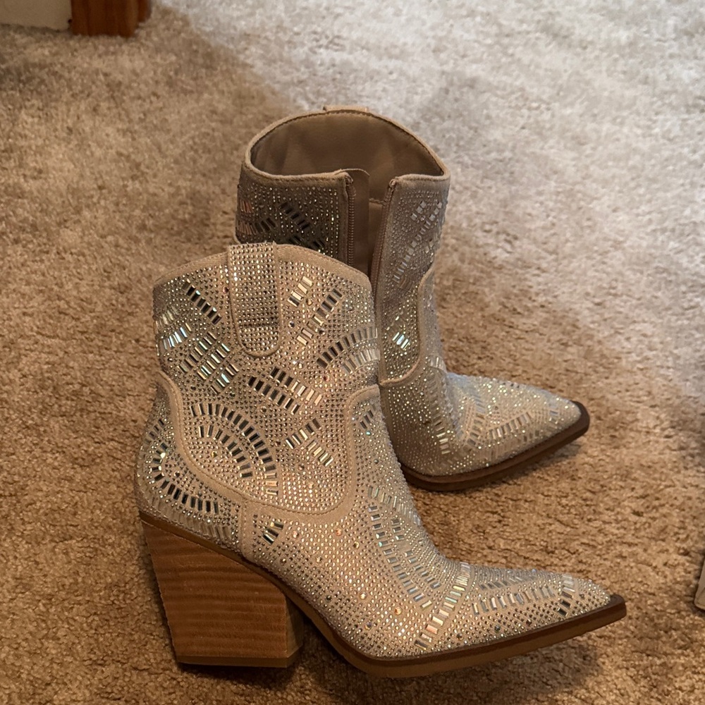 Very G Sparkling Silver Heeled Boots